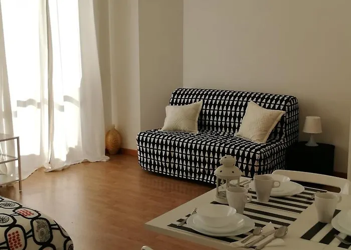 Monolocale Zona Loreto Mm1 Pasteur P1